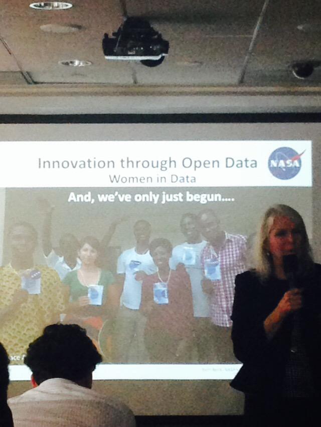 sehoey's tweet photo. .@bethbeck never wanted to be "the woman" at NASA! Making steps to promote women in STEM @mendeley_com #Papers2Pluto http://t.co/x4CpeySF5H