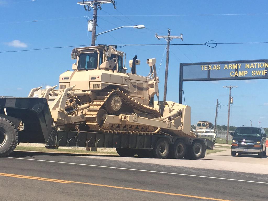 Pentágono - Operación "Jade Helm 15" CJ-8jV7UAAAliwZ