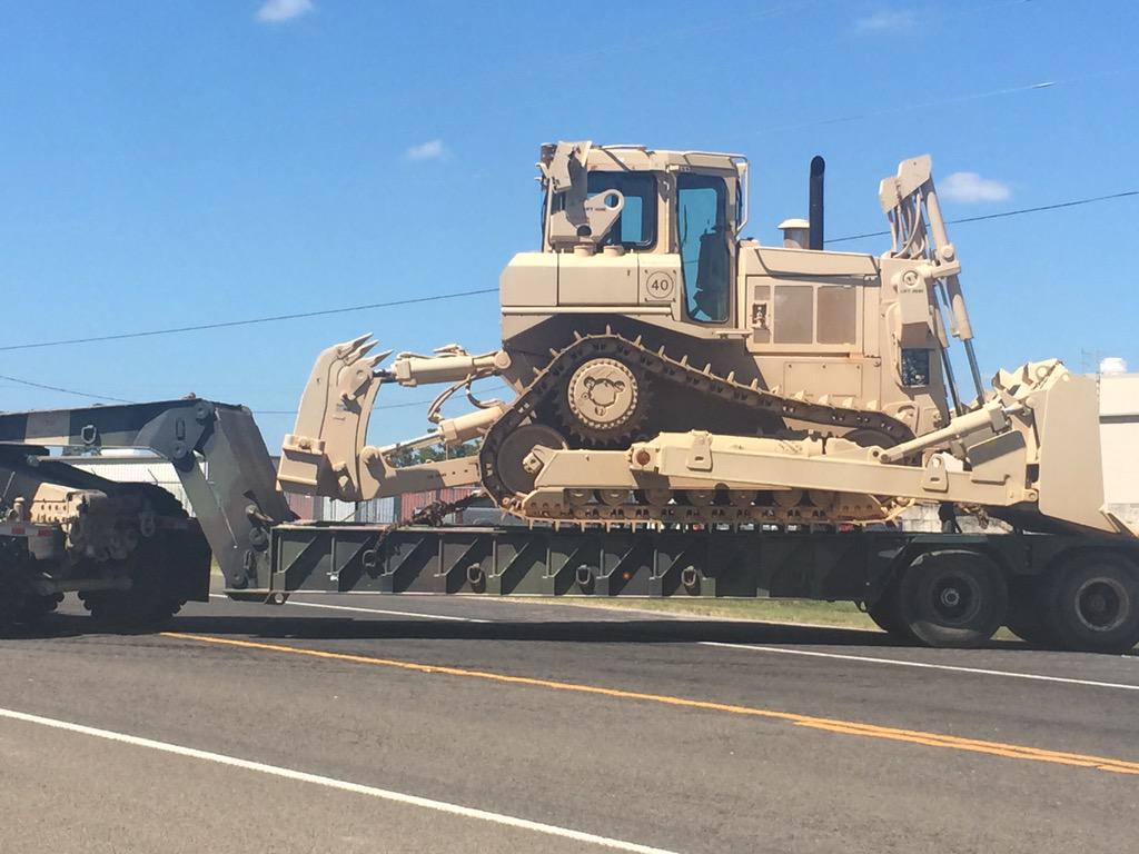 Pentágono - Operación "Jade Helm 15" CJ-8jXeUYAAT9cy