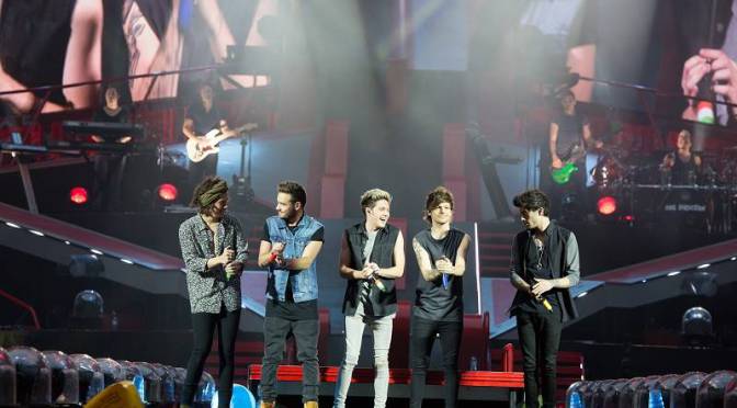 Directioners! Siap-siap nyanyi bareng <a href="/onedirection/">One Direction</a> di #1DIndosiar 20 juli pkl 22.30 WIB.