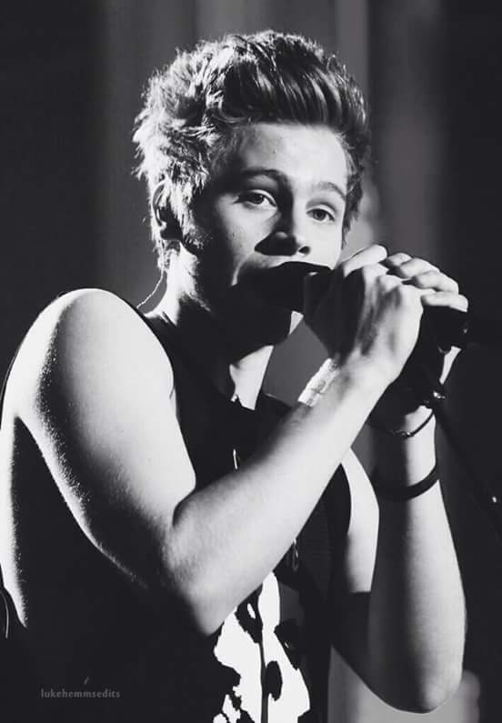 xxxstare's tweet photo. @Luke5SOS @5SOS Happy Birthday Honey! I Love You. ♥ ♥ http://t.co/Lp6JYbkoVq