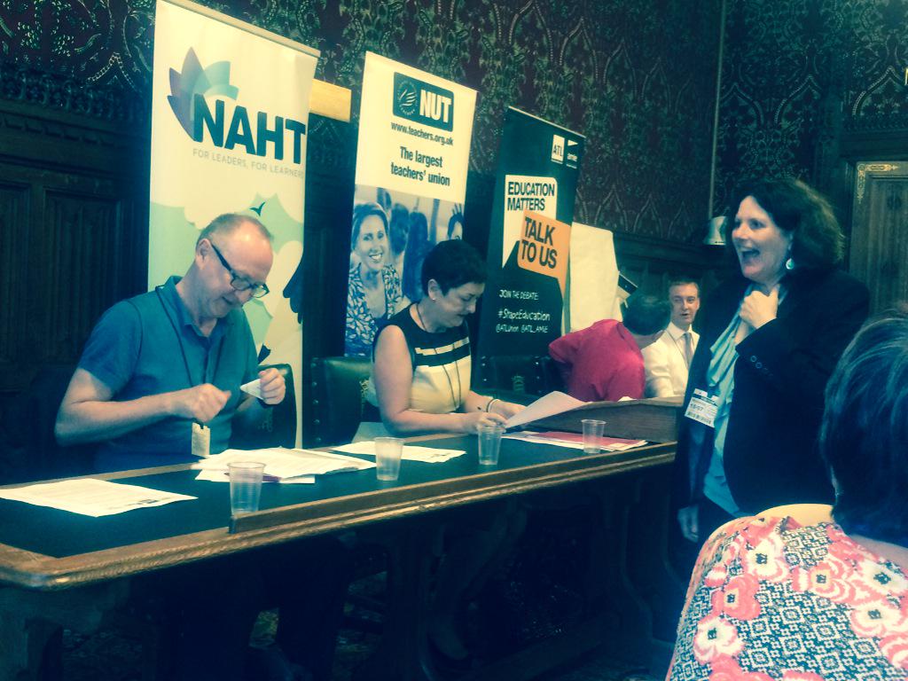 AmandaMartinMP's tweet image. About to get underwY @NUTonline #professionalunity