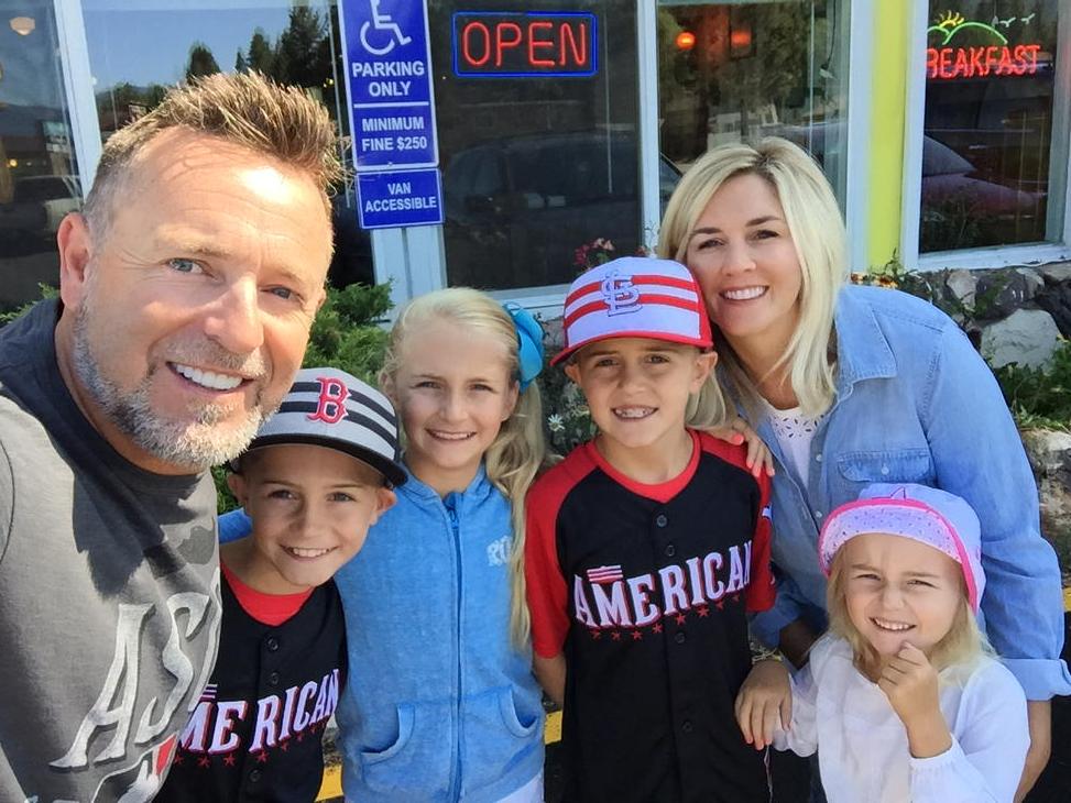 KMillar15's tweet image. Made it to Lake Tahoe and having breakfast @byrnes22 which is better RedHut or Heidi&apos;s? #ACCGolf