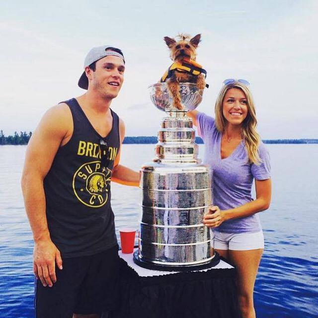 saucehockey's tweet photo. Jonathan Toews doing what Jonathan Toews does....winning. Tazer just wins at life! (Photo credit unknown) http://t.co/efFReeOxIq