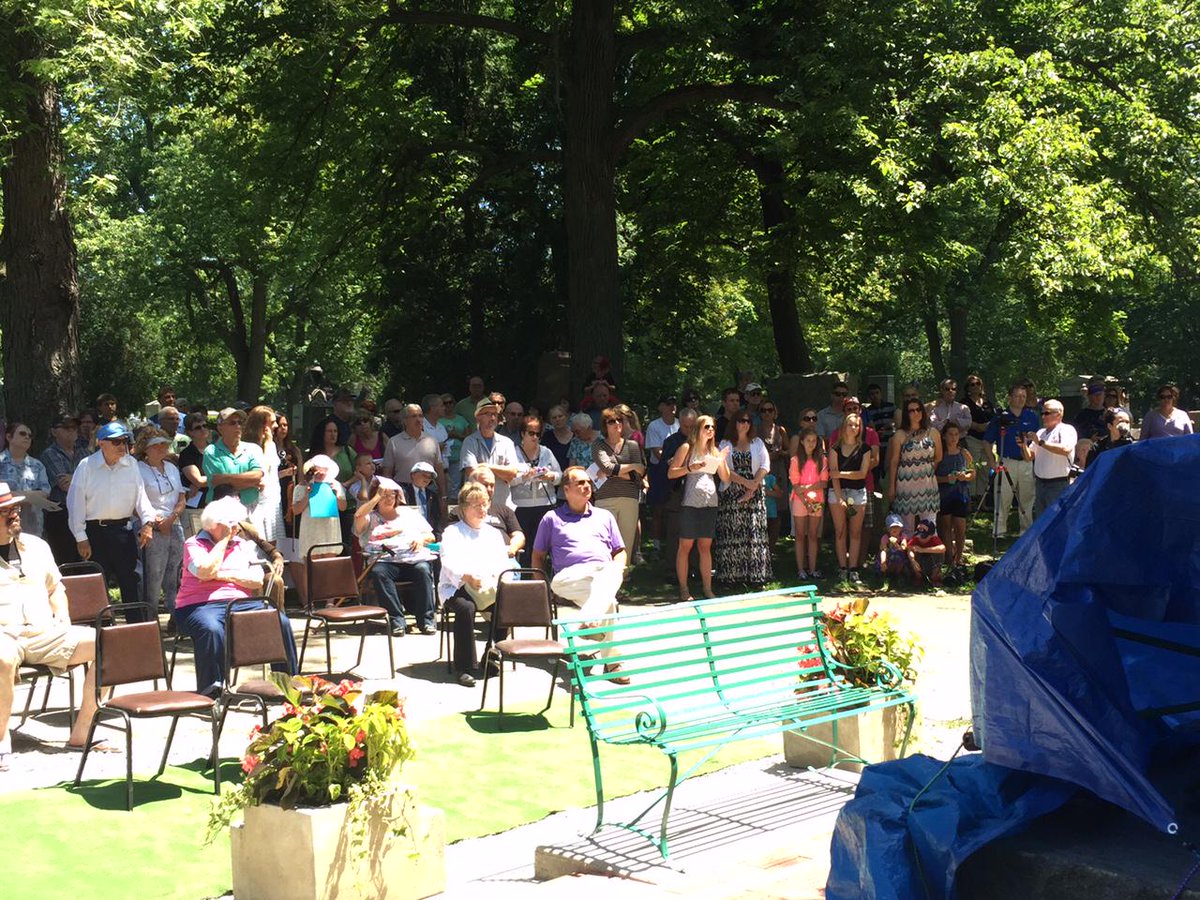 CZConsulateChi's tweet photo. 100 year anniversary of the SS Eastland shipwreck #SSEastland #ChicagoRiver #CzechAmericans #BohemianNationalCemetery http://t.co/ZoHJBCEf91