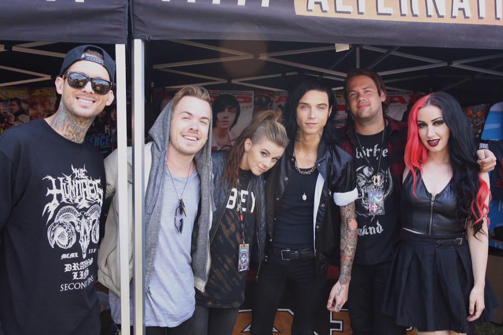 Had a blast today in Buffalo with all 6 of our Warped Cover Stars! 📷: <a href="/theamandolin/">Amanda Lynn Kim</a> #warpedwithap