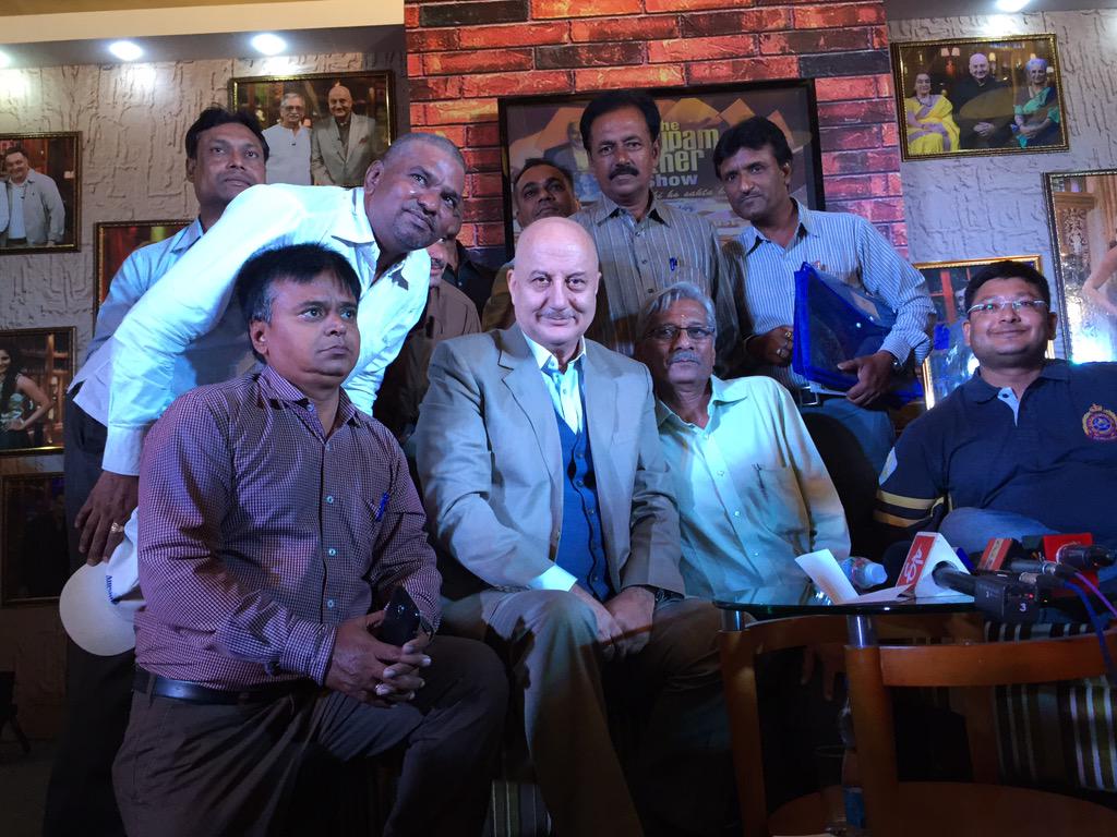 AnupamPKher's tweet image. Thank you Ahmedabad Media for your love & warmth towards me & TheAnupamKherShow.:) @ColorsTV #InspirationalStories