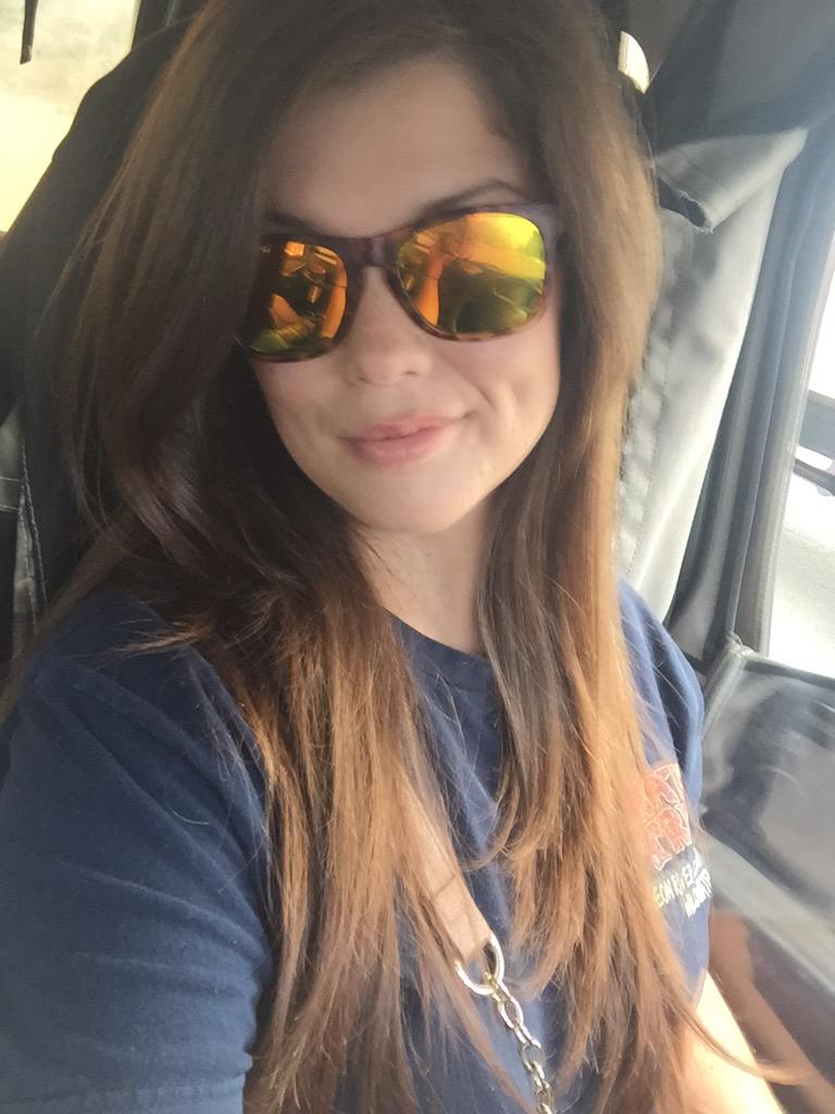 AmandaAdams01's tweet photo. I'm the only Hell my momma ever raised!!! 💋🍑😆❤️🇺🇸 #JohnnyPaycheck #DimpledPeach #myrtlemanor http://t.co/hee1ndVA7t