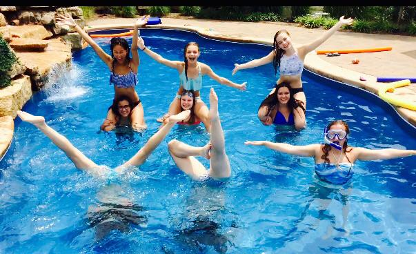 WCAVDT's tweet photo. VDT VDT VDT!!!! #handstandpose http://t.co/pPEcp8wIX2