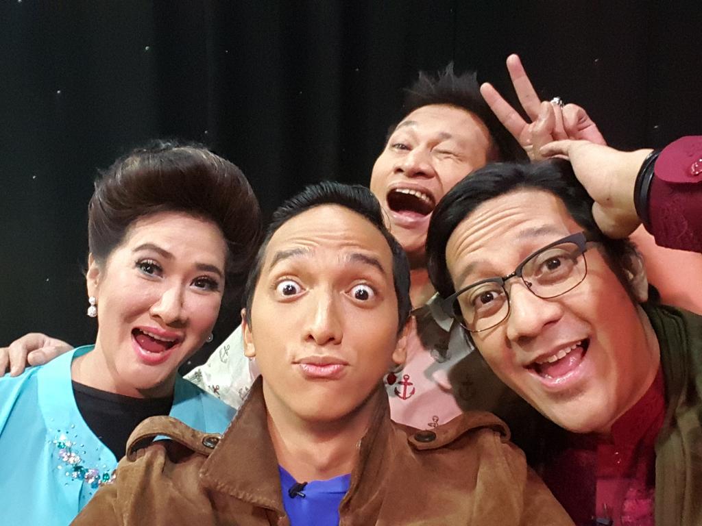 dayfdumpie's tweet image. &quot;@GePamungkas: Sebentar lagi di @Ini_Talkshow #IniSahurNETke29OPPO http://t.co/m9og9CTpUb&quot;