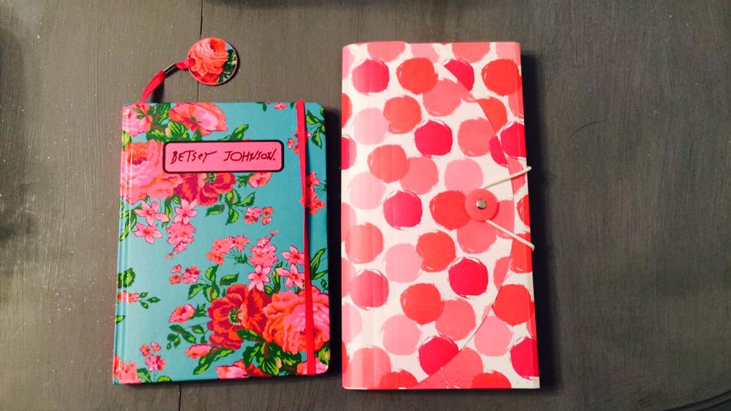 sam_moves's tweet image. Wedding planning in full swing. 🙌🏼