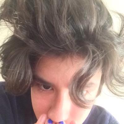 MoldBand's tweet photo. Hey guys this cutie is most likely gonna be our bassist!💕 we've been lagging on a lot but hang in there. http://t.co/w7Y5P94PBi