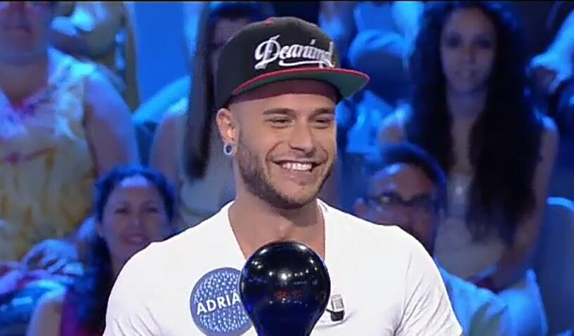 Marioca200601's tweet photo. Adrii el otro díaa en pasapalabraa! Me encanta la gorra dios*-* #adrirodriguez #pasapalabra #deanimal #estilazoo http://t.co/xoNyU7F1RX