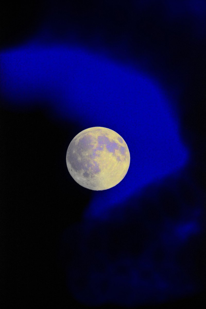 LunchLowestoft's tweet photo. @BBCBreaking @NASA must be over the moon!!!! http://t.co/yYEirxb6Ci