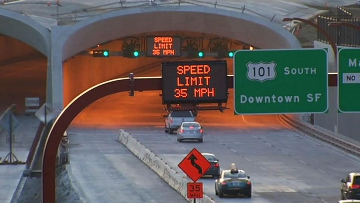 abc7newsbayarea's tweet photo. Commuters are giving San Francisco’s new #DoyleDrive a thumbs-up: http://t.co/KdUuzzujRe http://t.co/SOrSFh08RC