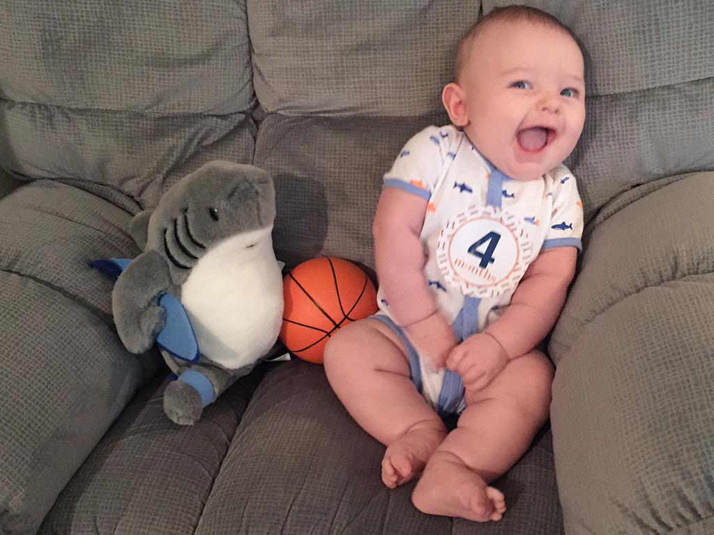 CavinJ32's tweet photo. Age: 4 months
Height: 27.5"
Weight: 20.8lbs
Awesomeness: 100%
#blessed #CavinDuke http://t.co/jViTsysuv4
