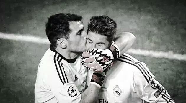 QuotesRMadrid's tweet photo. "Por encima de ser buen o mal portero, espero que se me recuerde por ser buena persona."

–Iker Casillas http://t.co/mJRPKAZM0E