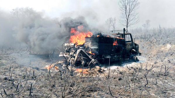 ileoncom's tweet photo. El fuego de Villameca ha alcanzado a un vehículo con personas a bordo atendidas por quemaduras http://t.co/6d4jUcW2XA http://t.co/GcgiPm6nCp