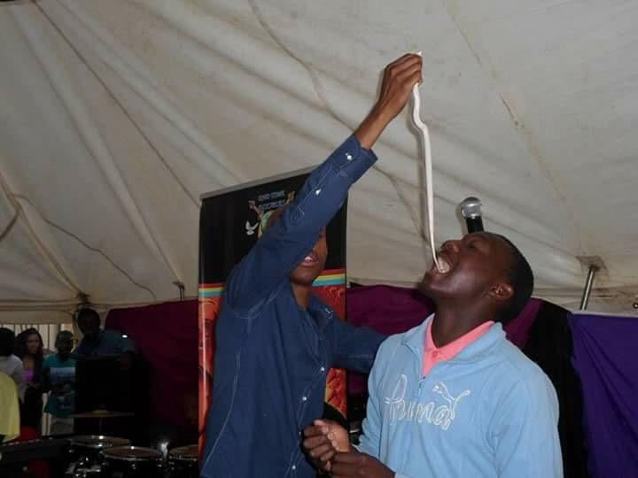 Hle_K's tweet photo. 😱RT @2uli: These are the last days. Christians are their worst enemies 😐 http://t.co/HPYrc1yFkr
