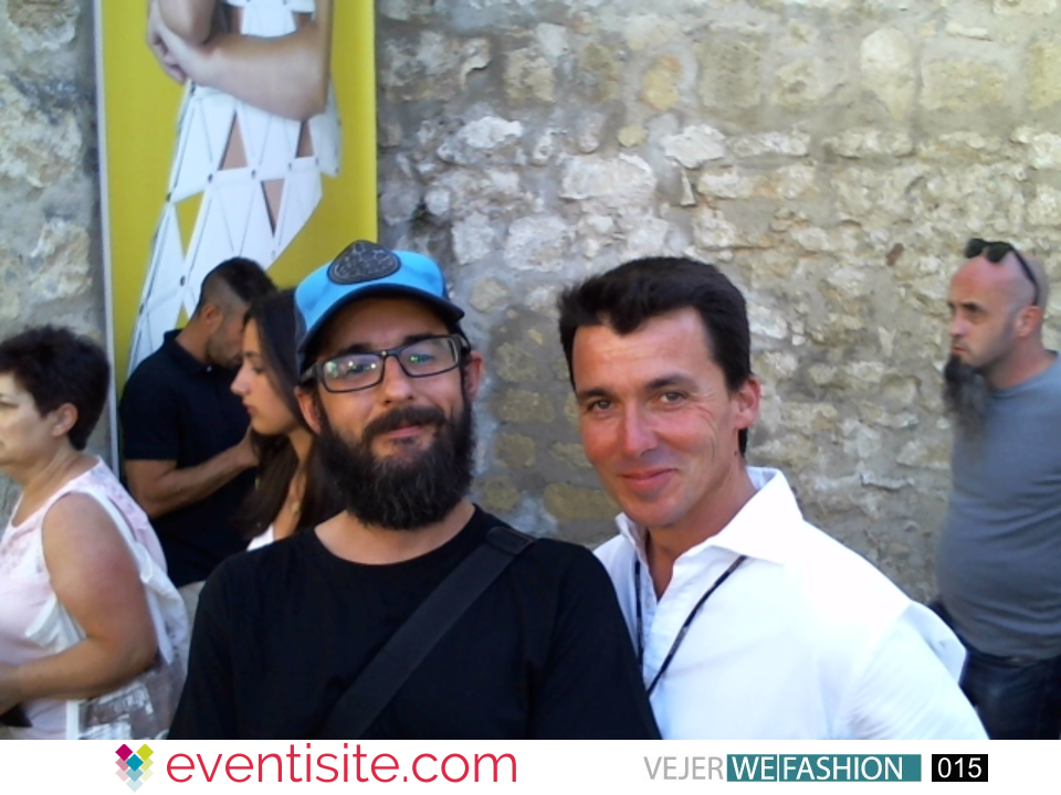 eventisite's tweet photo. ¡Mejores imposible! @AldebaranFoto @wabisabisevilla  #vejerwefashion #vwf15 #weparty #EventTotem http://t.co/ycerFBgXCA
