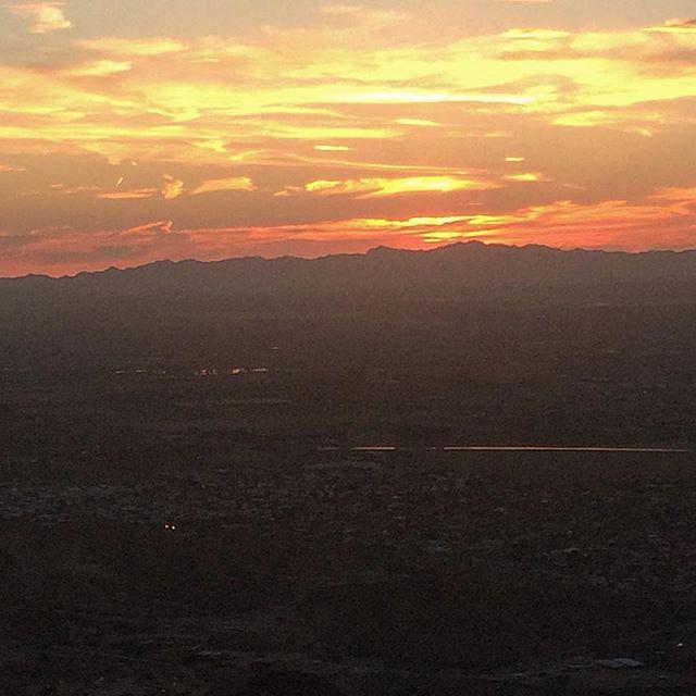 The biggest cliche in photography is sunrise and sunset.

#instagramaz #exploringarizona #… ift.tt/1K25Euy)