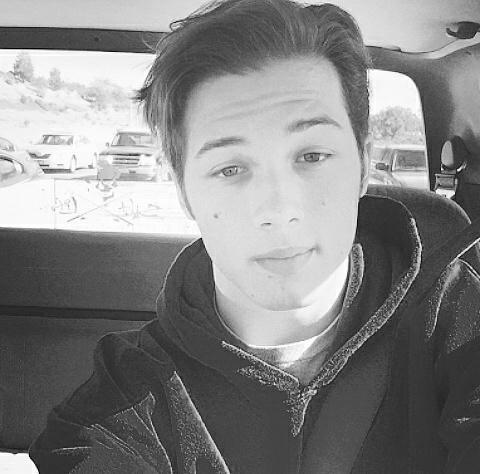 Happy Birthday
Leo Howard <3
( 13 julio 1997 ) 
Perfec <3 