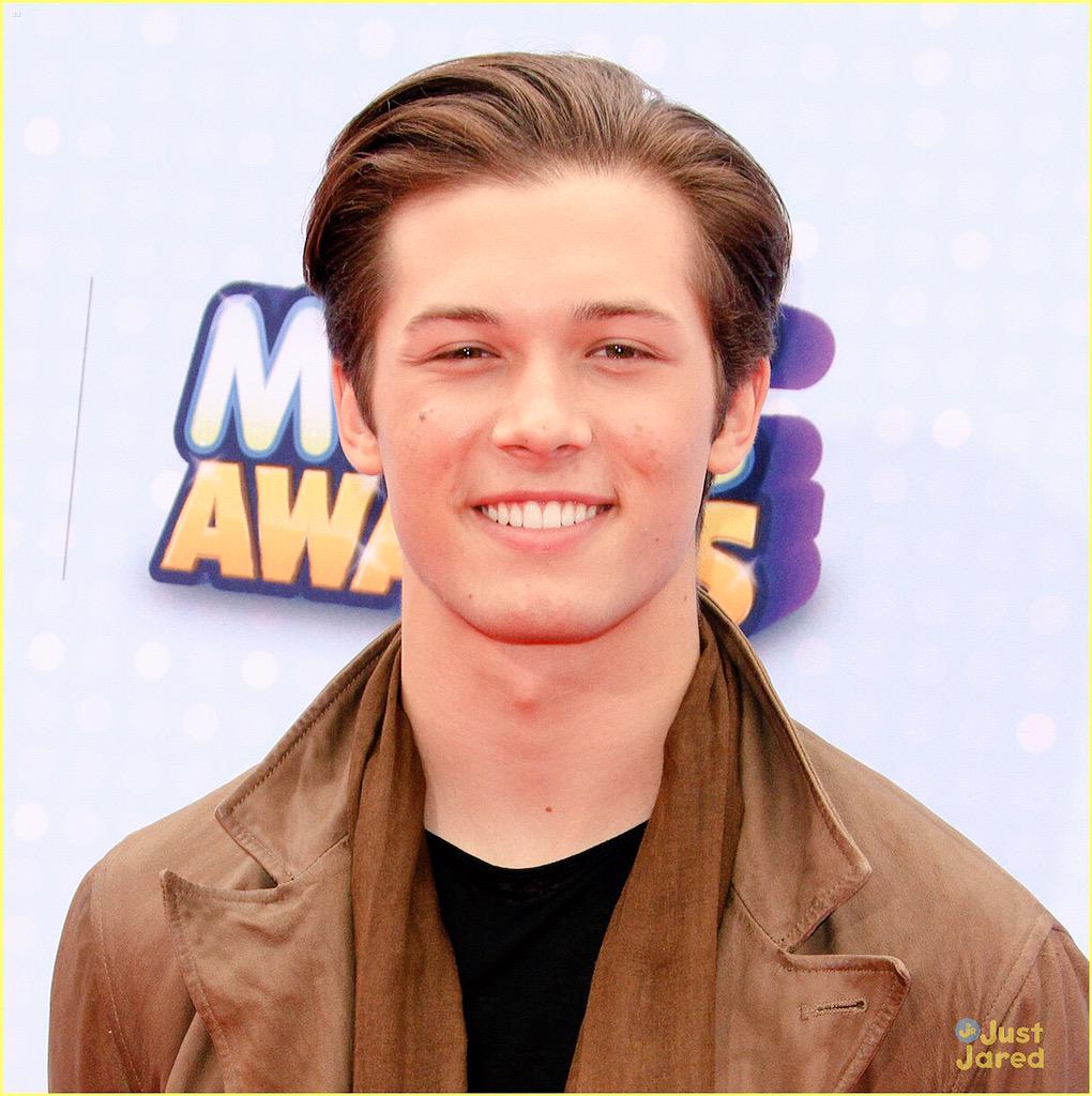 Happy 18th Birthday to Leo Howard!     