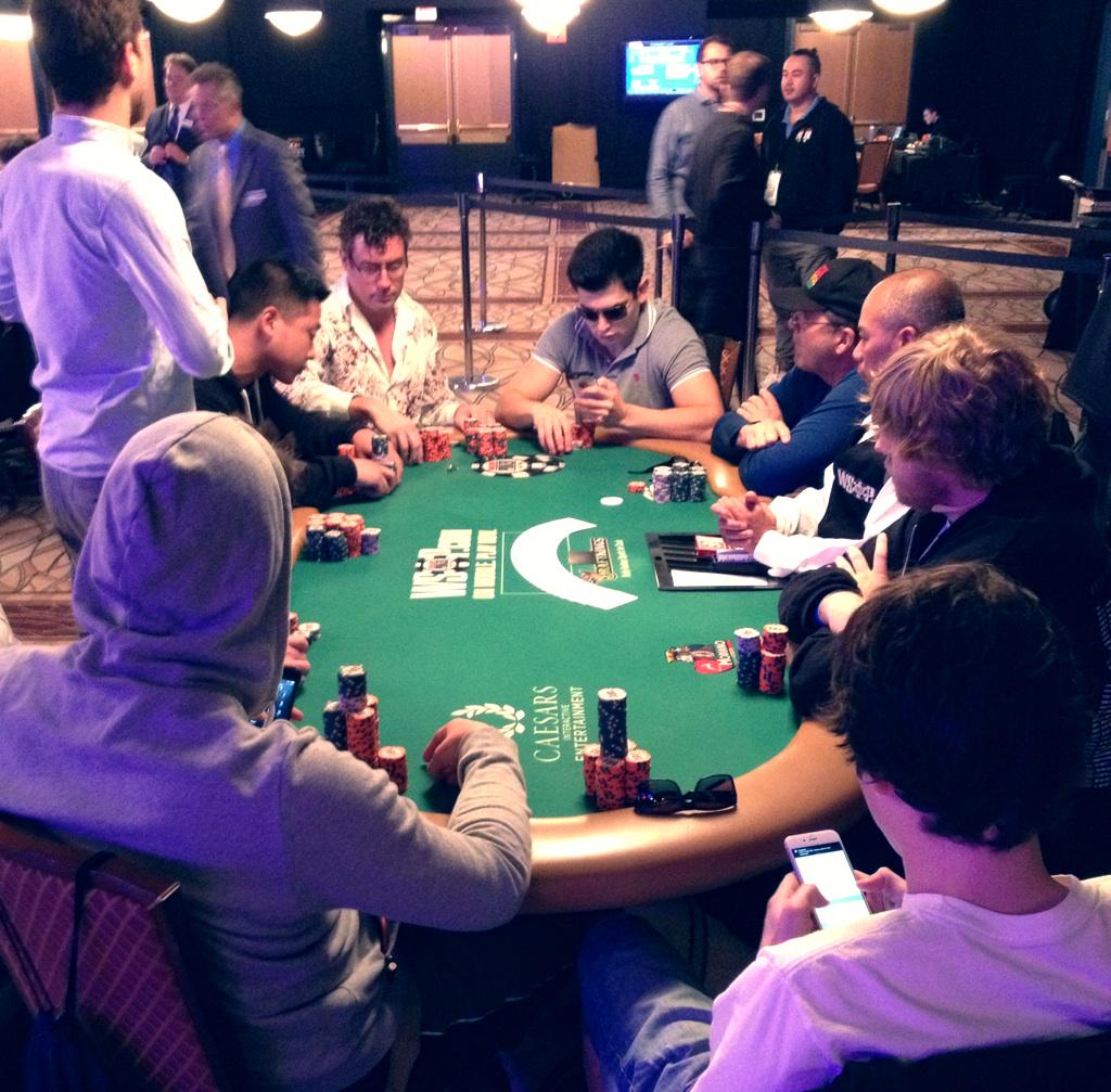SuperPoker's tweet photo. #Evento68ME Mesa de @lucasfauth10, restando 69 jogadores! #VamoDimenor #SPnaWSOP #WSOP2015 #MainEvent http://t.co/uscTD3BBxy