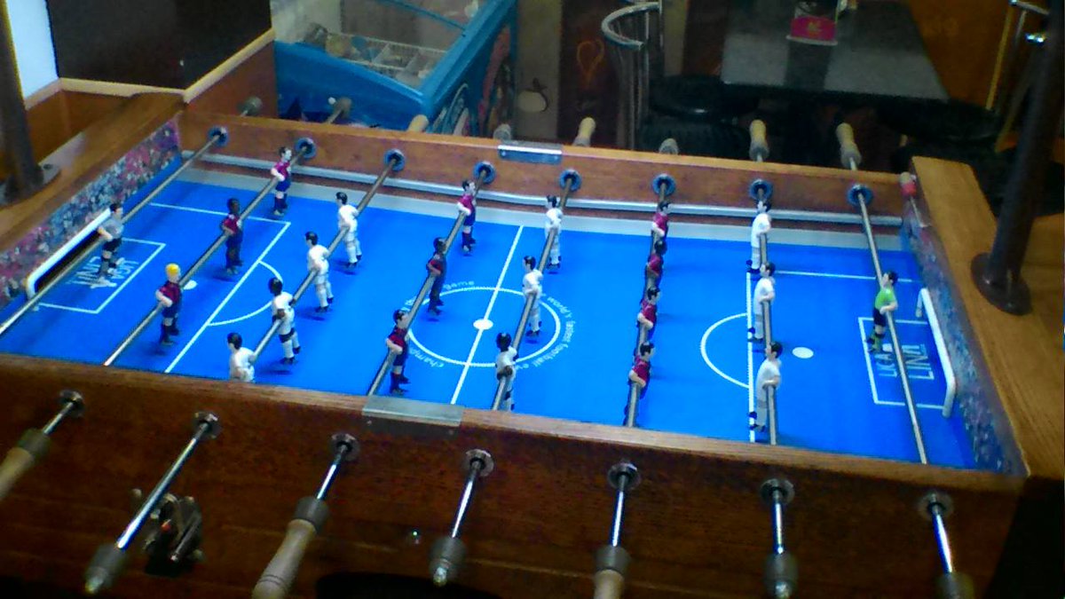 SorprendetT's tweet photo. Tengo el Futbolin oficial de la Liga Linares... La mejor del Mundo ;) http://t.co/VLq1go1gNK