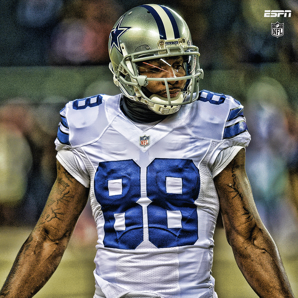 ESPNNFL's tweet photo. Dez Bryant tweets he won't report unless he gets long-term deal. http://t.co/QtQdIzHGfB http://t.co/QNydDRoabp
