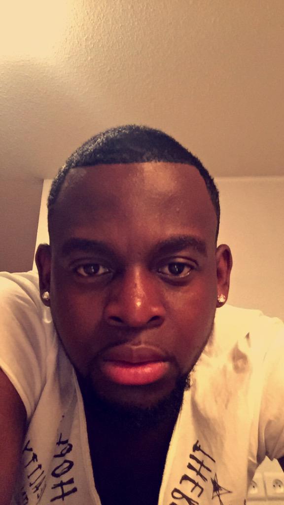 DonKiing's tweet photo. J'Suis Pas Un Nègre Qu'Obéit, J'Suis Un Négro Béni ... #GhostJr. http://t.co/0rpmZLlWLN