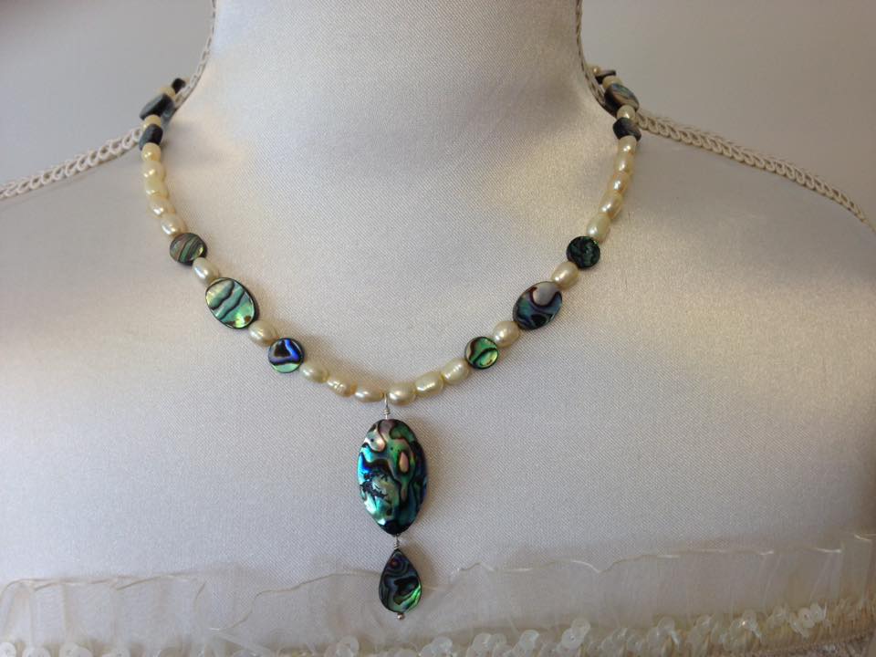 gemsbymaz's tweet photo. I can make jewellery to match your outfit #holiday #weddings #races
http://t.co/2ayUzet3ps or S'ton shop #teestime http://t.co/QC3cFIJxxX