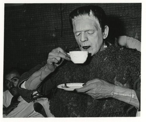 el_zombo's tweet image. #BorisKarloff has a tea break on the set of Son of #Frankenstein (1939) #monster #retrohorror