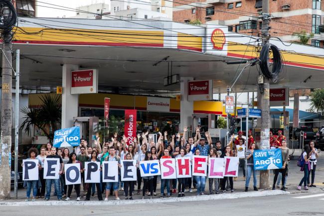 GreenpeaceBR's tweet image. Mais de 7 milhões de pessoas ao redor do mundo estão lutando pelo Ártico: on.fb.me/1CC6wDs #PeopleVsShell