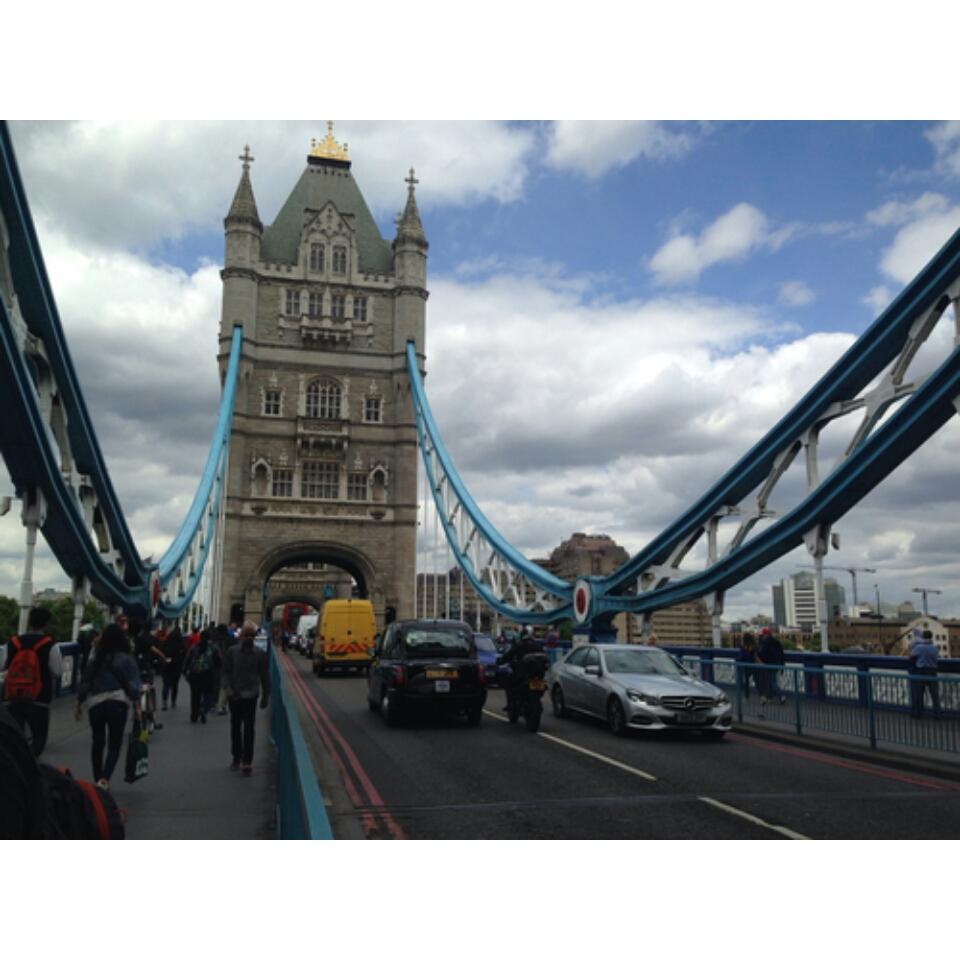 iambatman977's tweet photo. #TowerBridge #London La mejor vista 🇬🇧🇬🇧❤ http://t.co/RLpxkoRd45