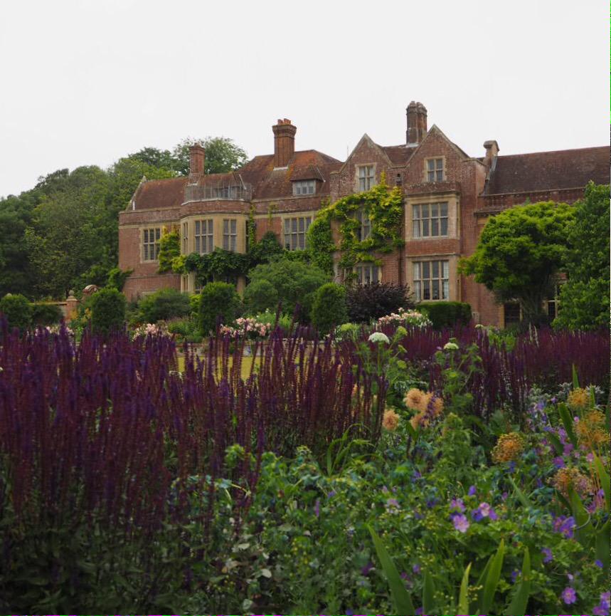 emeraldsteps's tweet image. And the gardens of #glyndebourne as a bonus #springlines