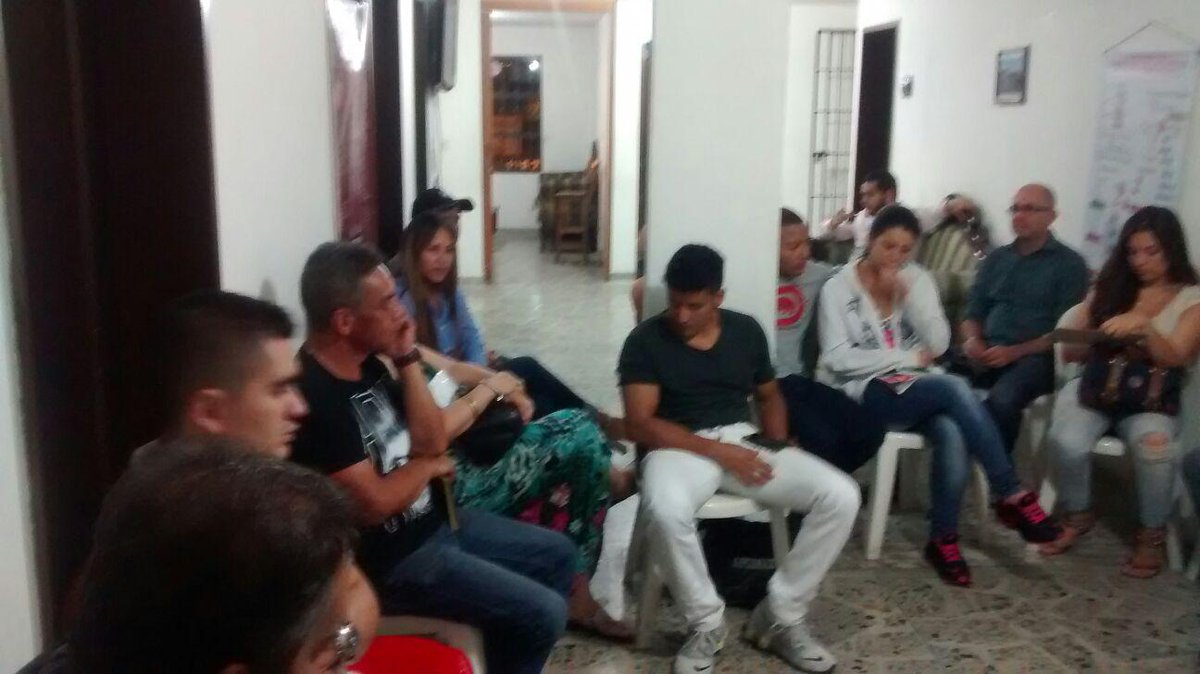 JCPalacioF's tweet photo. #PalacioesRenovación Acompañado de coordinadores y líderes del Salado, Barrio Mesa, Zuñiga y Escobero. http://t.co/UFzaxOMcSz
