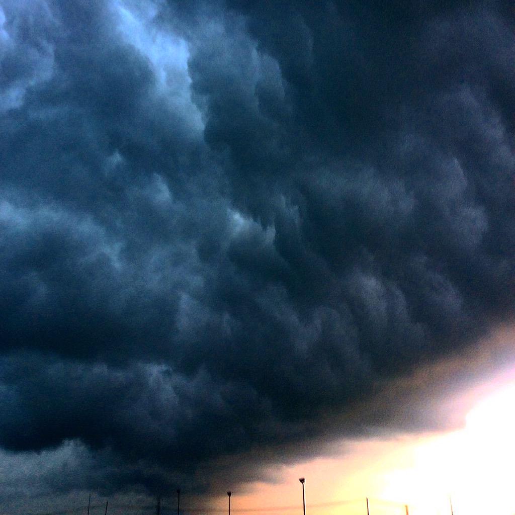 Seeing some of these extreme weather events out on the road.... #EndFossilFuels
ecowatch.com/2015/07/10/rea…