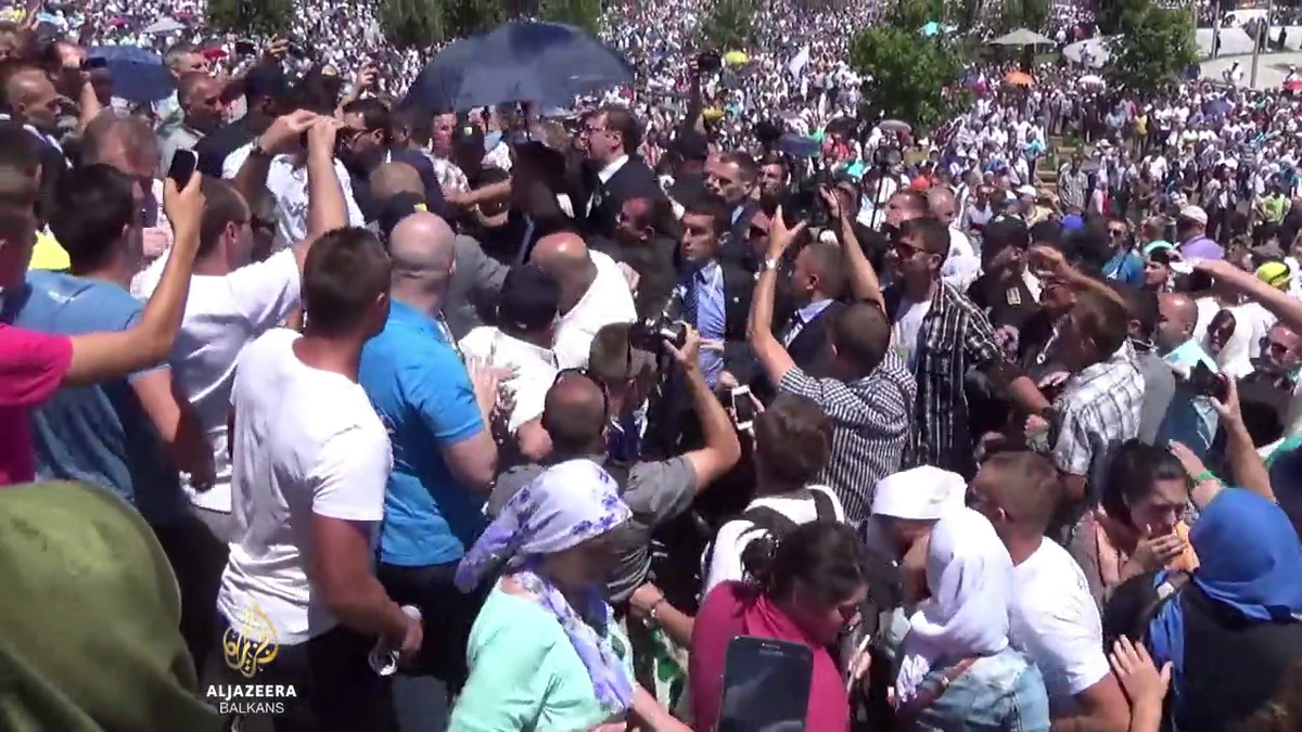 AJBalkans's tweet photo. Video: #Osuda #napada na Vučića i zamjerka policiji #Vucic
http://t.co/jwVEWDxHIB http://t.co/n2pKj92kQT