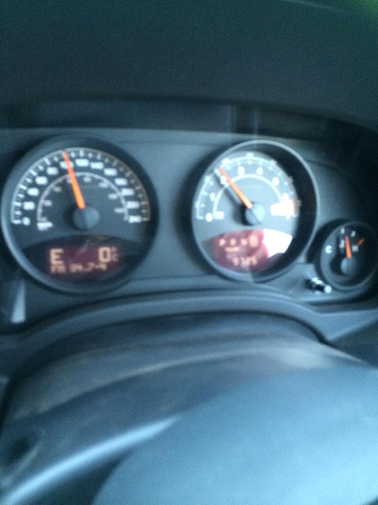 PARTYBrisbane's tweet photo. Off to Blackwater for P.A.R.T.Y. Today. Early start a little cold!! http://t.co/qBKkbpqwJy