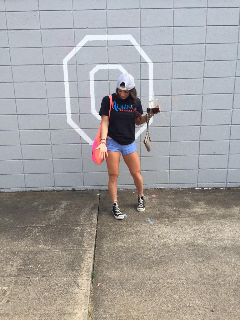 Jillie_Alexis's tweet image. Today I started painting an Ohio state symbol on the back of my dad's office per his request #osu #romney2012