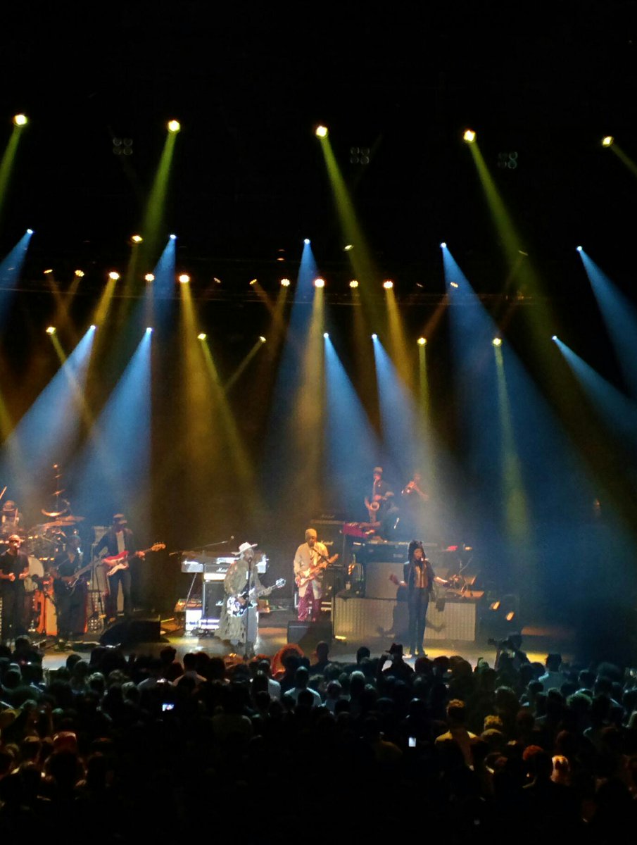 RoundhouseLDN's tweet photo. D'Angelo was worth the wait... http://t.co/VyZmqTW3ro