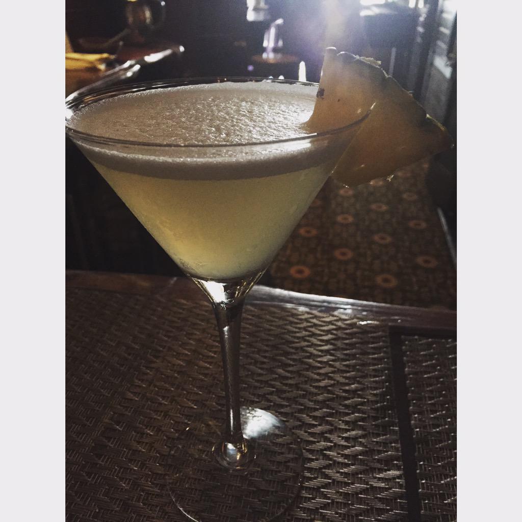 hallschophouse's tweet image. Having a 434 at 434 King🍸The best cure for the Monday Blues #hallschophouse #upperking #CHSdrinks #livejazz