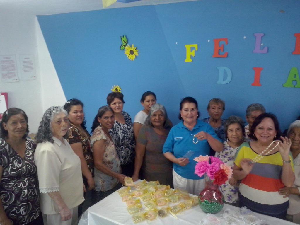 CarlosOrtaC's tweet photo. Gran trabajo de vecinos en el Centro Comunitario de Nueva Libertad. ¡Ven y forma parte! #Saltillo @IsidroLopezV http://t.co/NJqhBzhfBq