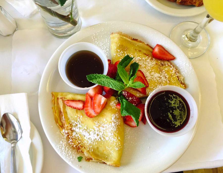 AndersensBakery's tweet image. Start your morning sweet with 
Crepes stuffed with ricotta cream
and topped with seasonal berries
#breakfast