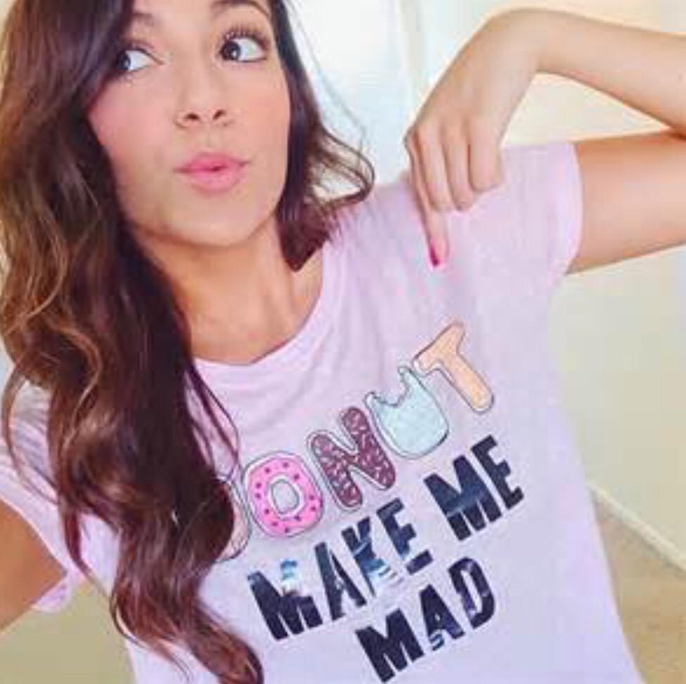 1dlarry4ever1d's tweet photo. @BethanyMota pls notice me ilysm❤️ http://t.co/uQhdBPUAkL