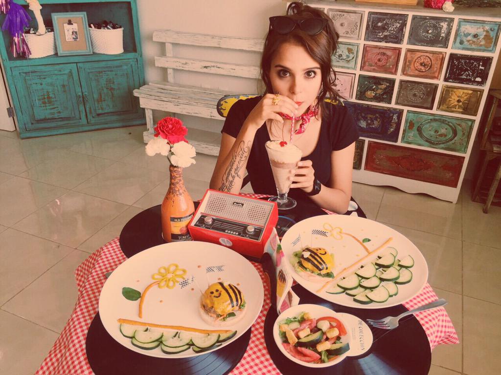 millagonzalez5's tweet photo. No supero esta foto!!! #Cute #Love #Yuya #MamáGuapura http://t.co/RCYUzptyjR