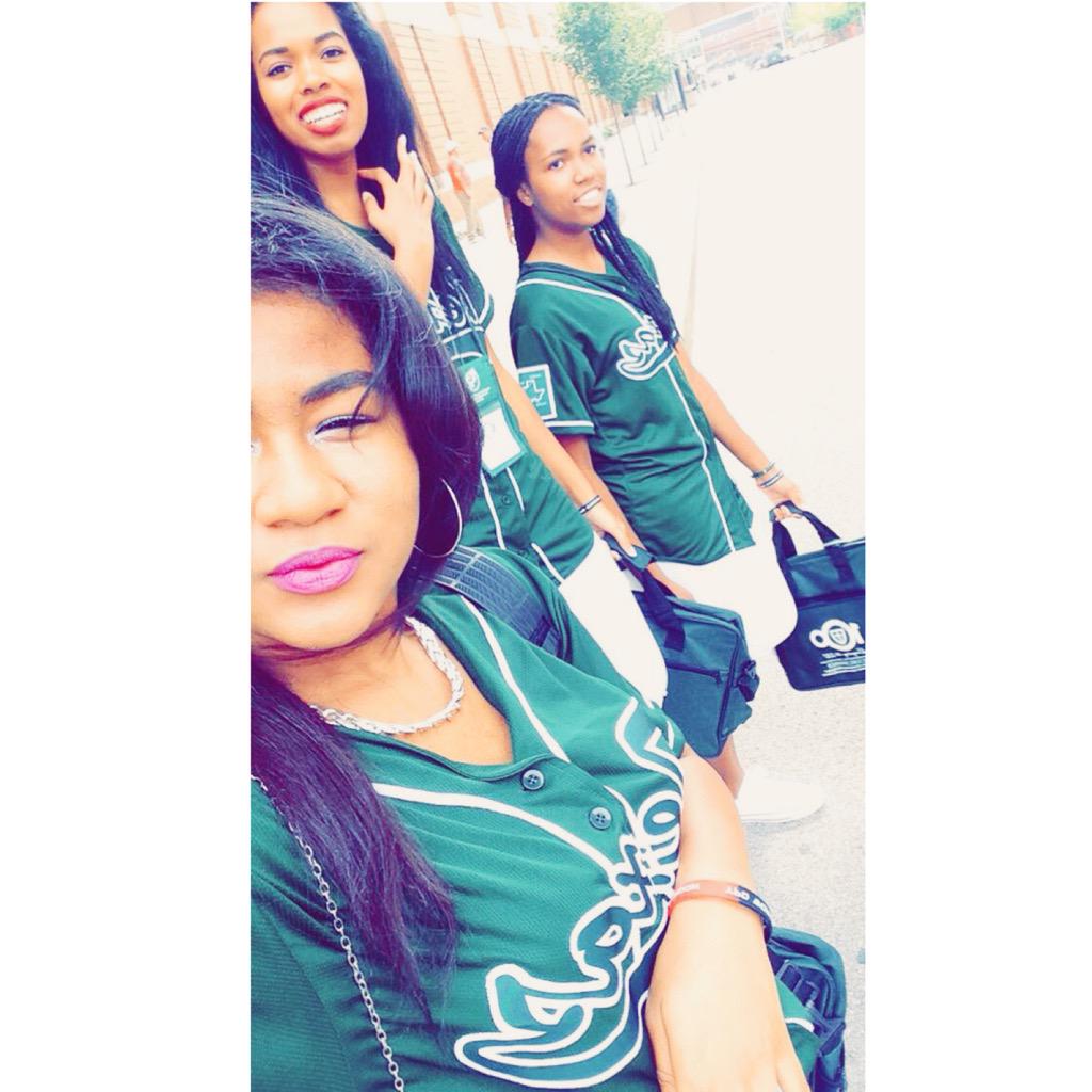 FayeTwoTimess's tweet photo. #AMETime🙏🏽 http://t.co/hMMYIqhdXb