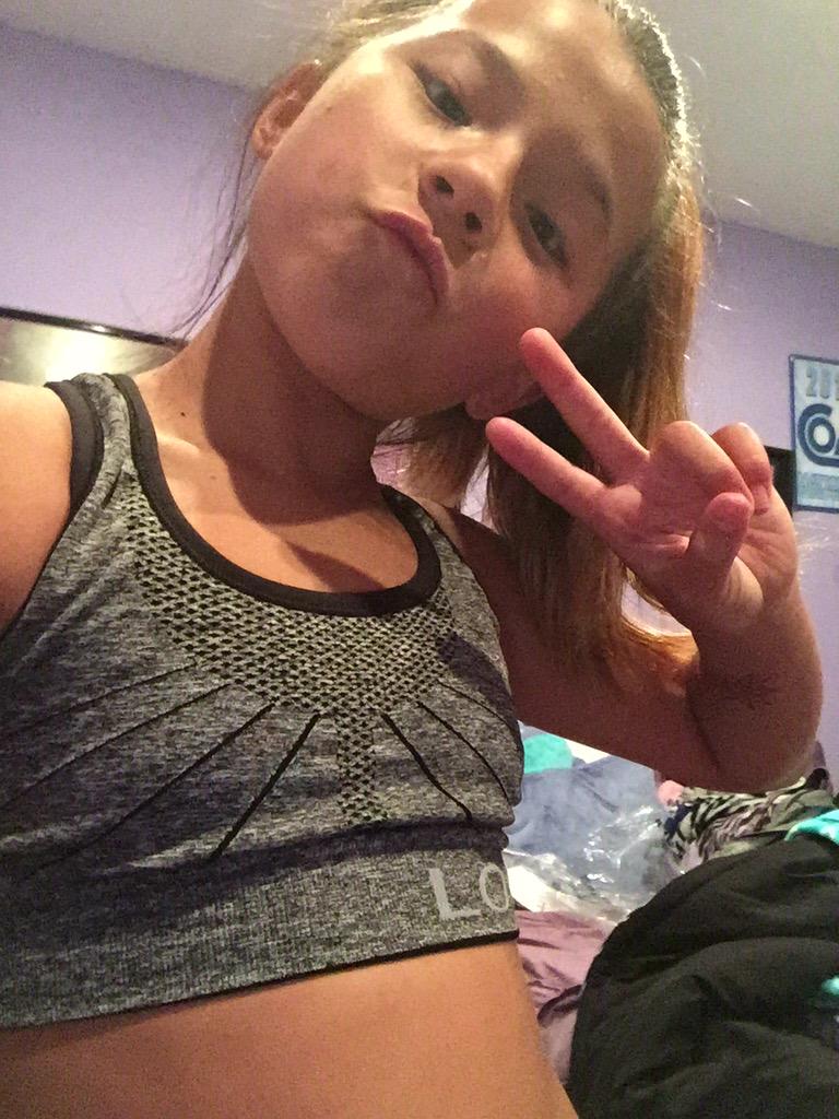 bellakoolmo2's tweet photo. yay my @HypeCheer bra came in today!! http://t.co/NdhvyV2Uyj