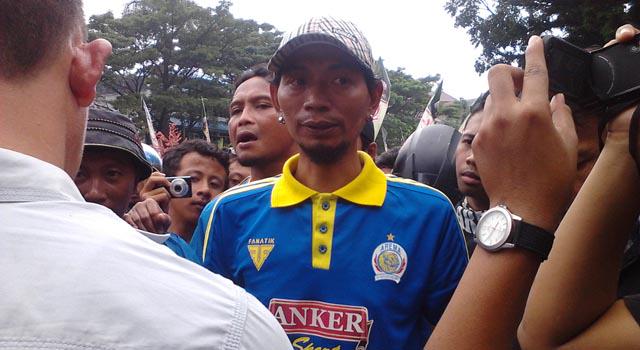 14 Juli 1976-2015
Temales ngalu nuhat ke-39 Sam Jules
Tambah kewut, tambah tahes n kreatif!
wearemania.net/arema-news/985…